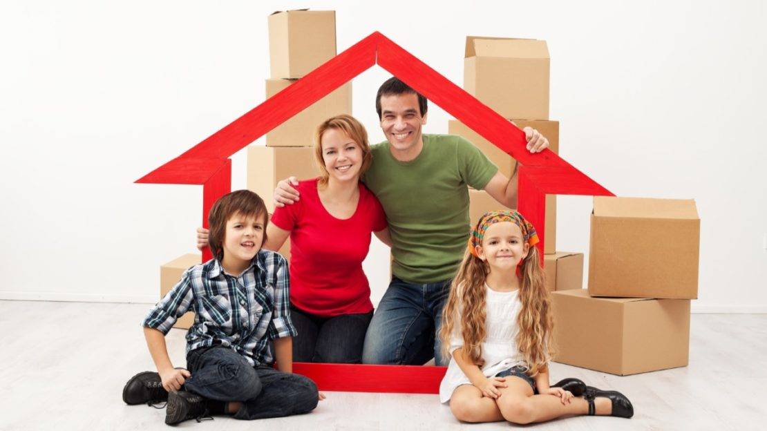 Chez La Maison du Prêt, nous nous spécialisons dans le financement sur mesure pour l'achat, la construction ou la rénovation de propriétés. Notre processus de prêt hypothécaire est conçu pour être aussi fluide et compréhensible que possible, offrant des conseils experts à chaque étape. Avec des options de financement flexibles et des taux d'intérêt attractifs, nous nous engageons à vous aider à trouver la meilleure solution pour vos projets immobiliers. Profitez de notre accompagnement personnalisé du début à la fin du processus de prêt, garantissant que vous réalisez vos ambitions immobilières avec le soutien nécessaire pour une satisfaction totale.