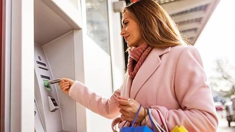 Maîtrisez vos dépenses en toute liberté avec la Mastercard de La Maison du Prêt! La Maison du Prêt à Charleroi vous offre l'opportunité d'accéder à une Mastercard, adaptée à vos besoins de paiement quotidien et international. Cette carte de crédit, sécurisée et largement acceptée dans des millions de points de vente, magasins, et sites en ligne à travers le monde, vous garantit flexibilité et facilité d'utilisation. Avec la Mastercard proposée par La Maison du Prêt, gérez vos finances en toute simplicité, que ce soit pour vos achats quotidiens ou pour des dépenses plus importantes. Nous offrons également un service client de qualité pour vous accompagner dans la gestion de votre carte et pour répondre à toutes vos questions. Contactez-nous pour découvrir comment obtenir votre Mastercard et bénéficier de ses nombreux avantages.