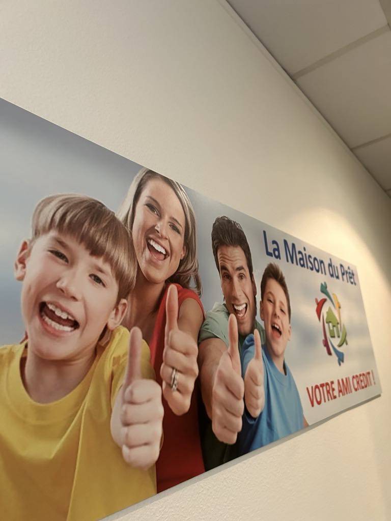 La Maison Du Prêt, Votre Spécialiste Du Crédit à Charleroi, Prêt à Vous Servir La Maison du Prêt, votre spécialiste du crédit à Charleroi, est là pour répondre à tous vos besoins financiers. Que vous recherchiez un prêt personnel, un crédit auto, un financement pour vos travaux ou un regroupement de crédits, nous sommes là pour vous accompagner. Avec notre expertise et notre engagement envers la satisfaction client, nous vous offrons des solutions sur mesure, adaptées à vos besoins et à votre situation. Faites confiance à La Maison du Prêt pour trouver la meilleure offre de crédit et avancer sereinement vers la réalisation de vos projets.